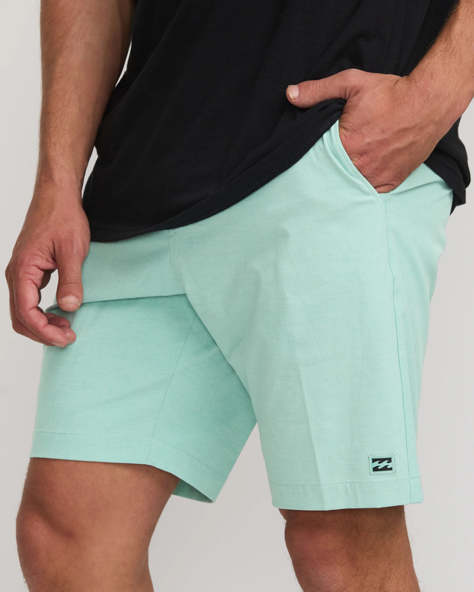 Crossfire Submersible 19" Hybrid Shorts - Bermuda - Image 8