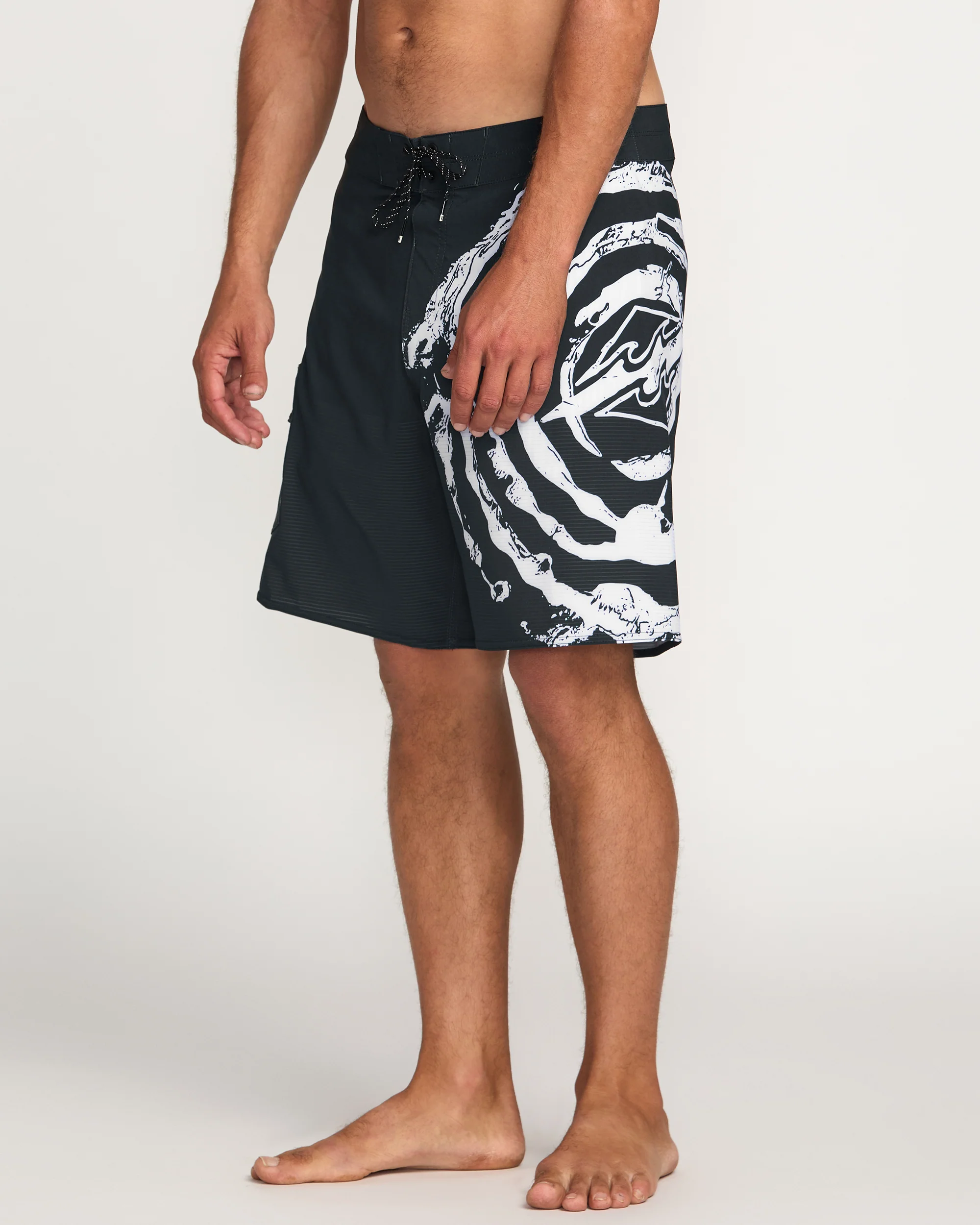 Formula Airlite 19" Boardshorts - Black - Image 7