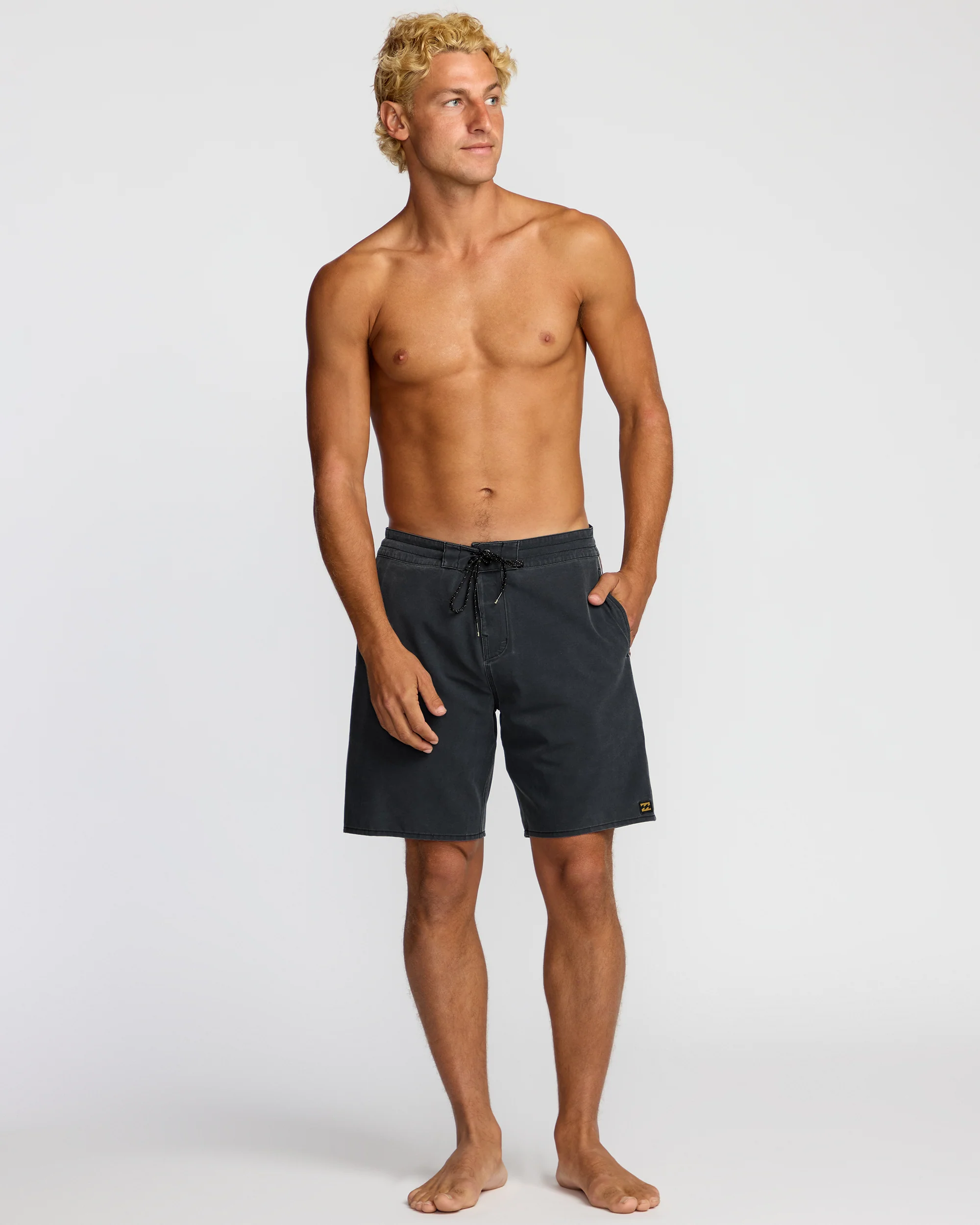 Wategos Lo Tide 19" Boardshorts - Phantom - Image 6